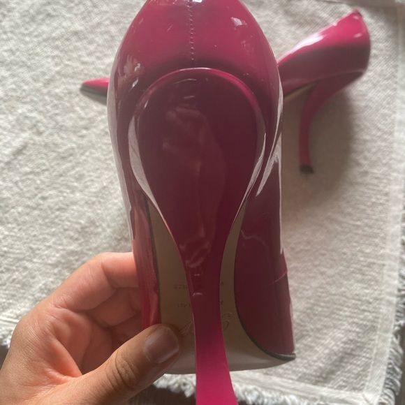 Roger Vivier Pink Patent Heels - Never Worn - 37.5 - Picture 4 of 7